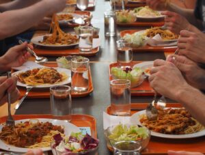 Viterbo – “Vermi nella mensa dell’Aeronautica Militare”, la denuncia del SIAM