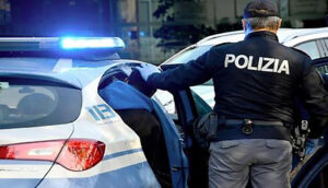 Civitavecchia – Arrestata pusher con eroina nascosta nel reggiseno: controlli estesi dalla Capitale al porto