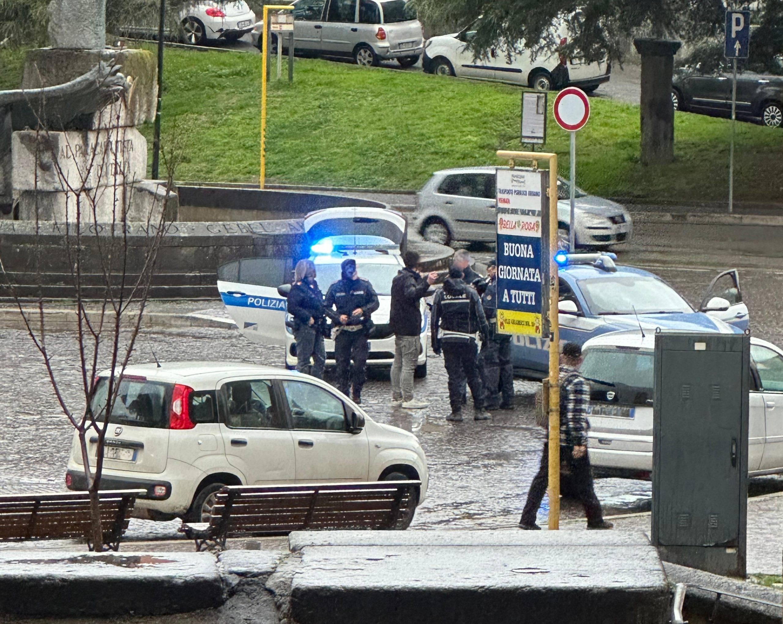 Viterbo – Tafferuglio al Sacrario, ennesima lite tra passanti: arriva la polizia