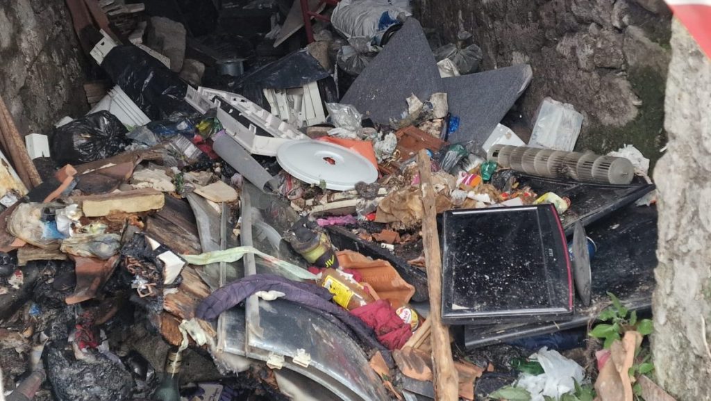 Viterbo – Rifiuti e degrado in Via delle Caprarecce, il Comune interpella l’Agenzia delle Entrate per trovare il proprietario