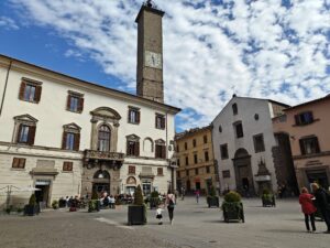 Vogue incorona Viterbo tra le mete più romantiche d’Italia. Ma siamo sicuri che sia merito dei “baci”?