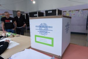 referendum-sulla-giustizia-lalta-affluenza-offre-due-letture-plebiscito-per-il-si-o-testa-testa-con-il-no