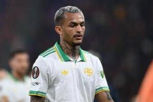 Como-Roma, espulso Wesley: il Var non interviene, furia Gasperini. Cos’è successo