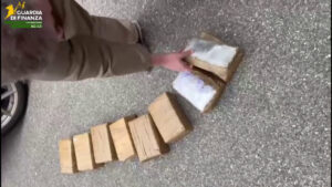 Traffico di droga all’ombra della ‘Ndrangheta, 15 misure cautelari