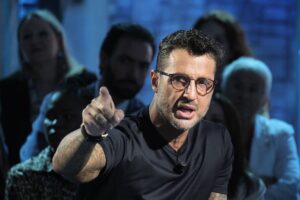 Accusato di diffamazione a calciatore Pellegrini, Corona a giudizio