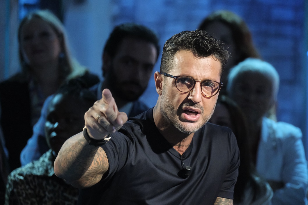 Accusato di diffamazione a calciatore Pellegrini, Corona a giudizio