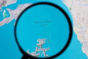 Iran, Gb sente Italia e Germania e spinge su tutela Hormuz. Cautela Roma: “Rischio bersaglio”