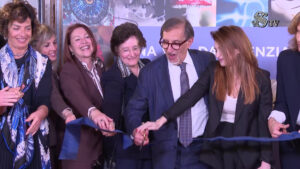 La Russa inaugura la mostra “Una vita da scienziata”