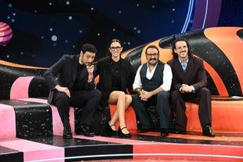 ‘Stasera a letto tardi’, oggi 10 marzo: tra gli ospiti Elettra Lamborghini