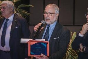 Tumori, da Cipomo premi a informazione, volontariato e oncologia di prossimità