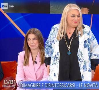 Rossella Erra, i progressi con la dieta: “Ora indosso una giacca che non mettevo da 20 anni”