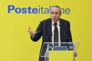 Poste Italiane lancia opas totalitaria su TIM