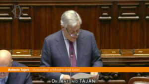 Iran, Tajani “Abbiamo aiutato 10 mila italiani a lasciare le zone a rischio”