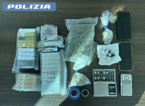 Armi e droga in casa, la polizia arresta due persone ad Aprilia