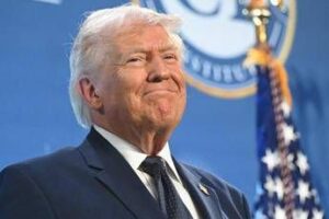 Trump: “Se il prezzo del petrolio aumenta facciamo un sacco di soldi”