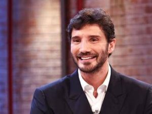stefano-de-martino-conduttore-di-sanremo-2027-il-golden-boy-rai-pronto-a-guidare-il-festival