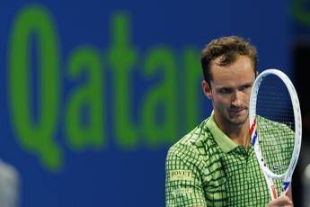 Medvedev, disavventura ‘in aereo’ dopo la finale persa con Sinner: “Ho perso i bagagli, non posso giocare a Miami”