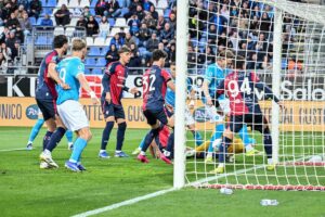 Basta McTominay, il Napoli vince di misura a Cagliari