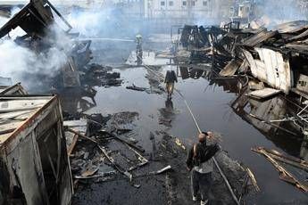 Afghanistan, massacro a Kabul: “400 morti in raid pachistani su ospedale”