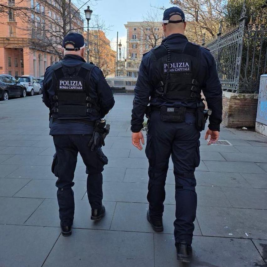 Roma – Esquilino: fermato e trovato in possesso di merce rubata, aveva due decreti di espulsione a carico