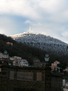 Dura poco la parentesi primaverile, tornano sul Lazio pioggia, venti forti e neve in quota