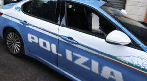 Roma – Polizia interviene a Torpignattara per uno sfratto per morosità e trova nell’appartamento una base di spaccio e ricettazione