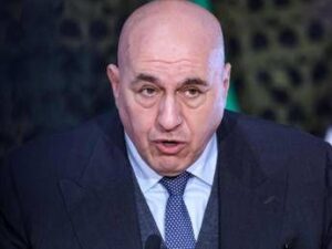 crosetto-rientra-da-dubai-torno-con-volo-militare-pago-io-cifra-tripla