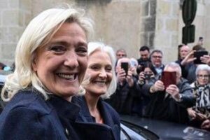 francia-avanza-lestrema-destra-il-partito-di-marine-le-pen-verso-miglior-risultato-di-sempre-al-primo-turno%ef%bb%bf