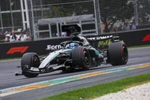 F1 – Pole Russell, prima fila Mercedes: subito polverone in Australia