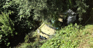 Precipitano con l’auto in un dirupo di 200 metri: morti due fidanzatini ventenni