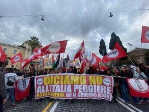 Referendum, a Roma corteo per il ‘no’: “Contro il governo e la guerra”