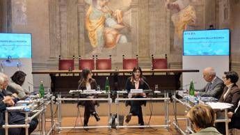 Tumori, in Italia 1.103 studi clinici in corso: “Nuove tecnologie per aumentare partecipazione pazienti”