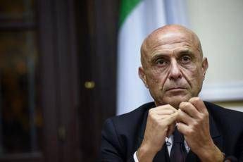 Iran, Minniti: “Rischio attacchi terroristici, Italia si muova come sistema Paese”
