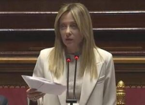 Iran, Meloni: “Crisi tra le più complesse degli ultimi decenni. Governo né isolato né complice di decisioni altrui”