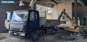 Latina – Rubati autocarro e materiale ferroso, 2 denunciati