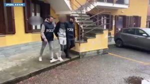 Rapine violente per strappare collane d’oro in centro, 4 arresti a Torino