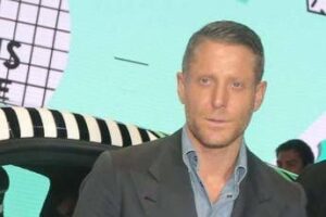 lapo-elkann-trasloca-in-svizzera-lucerna-meglio-di-new-york