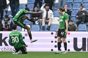 Impresa Sassuolo, resta in dieci ma batte 2-1 l’Atalanta
