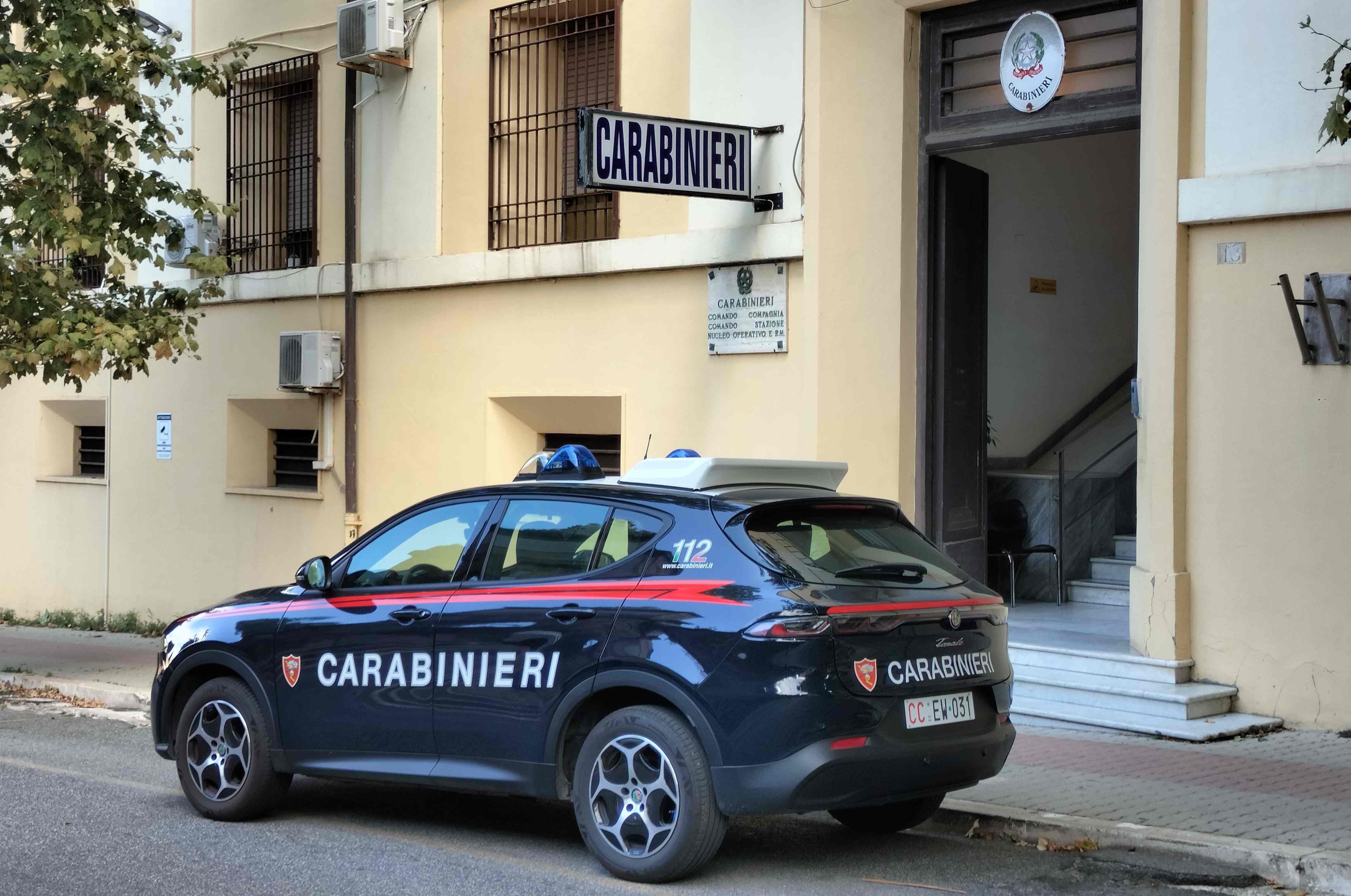 Droga a Campo dell’Oro, scatta il maxi blitz dei Carabinieri a Civitavecchia: 25 persone segnalate, sequestrate decine di dosi