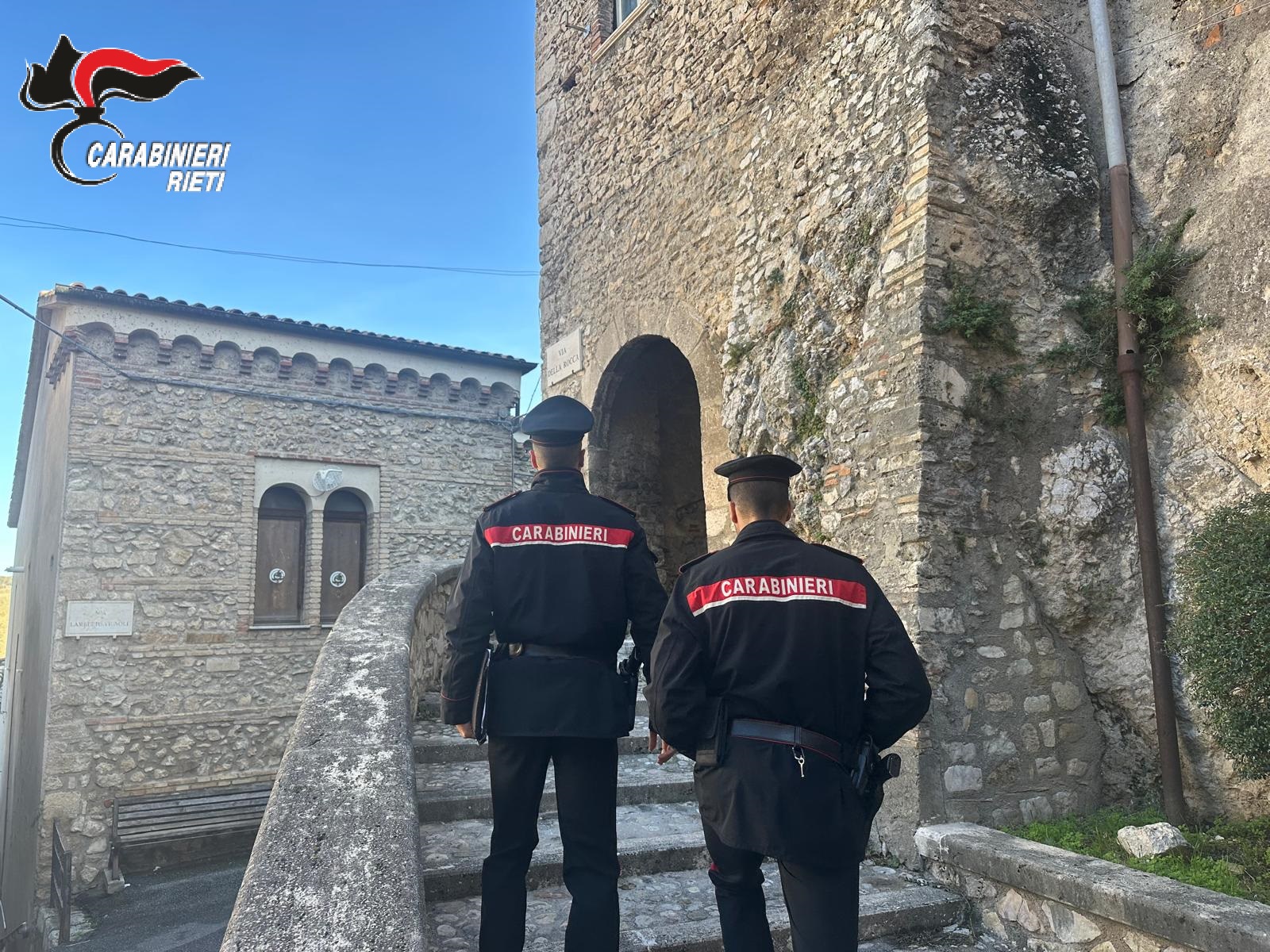 Rieti – Aggredisce un carabiniere durante un intervento e lo prende a morsi ferendolo: arrestata 46enne