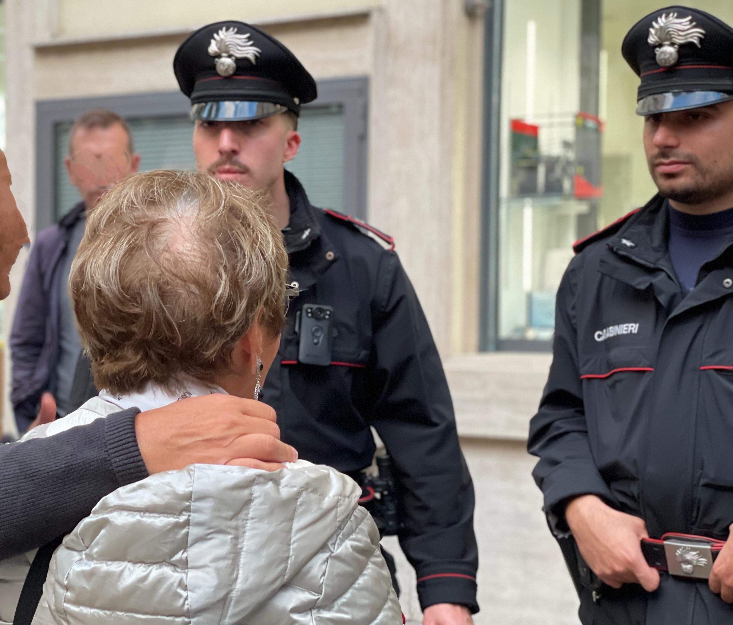 Roma – Tenta di derubare 80enne alla chiesa Sant’Angela Merici, arrestato uomo