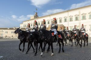 Al Palazzo del Quirinale Cambio della Guardia solenne per il 165° anniversario dell’Unità d’Italia