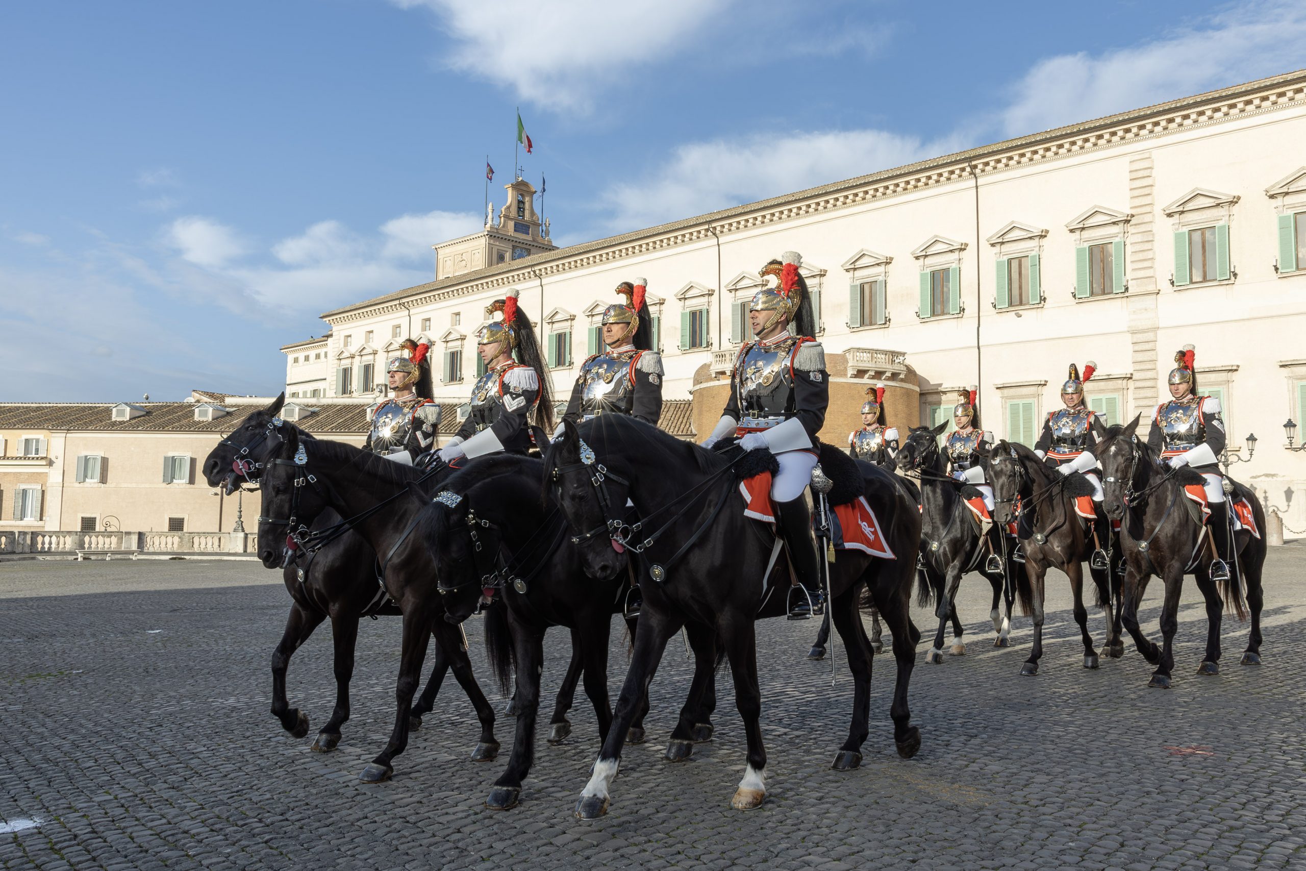Al Palazzo del Quirinale Cambio della Guardia solenne per il 165° anniversario dell’Unità d’Italia