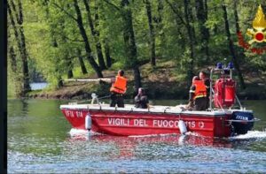 Donna e bimbo trovati morti in un laghetto a Rovigo, Procura indaga per omicidio