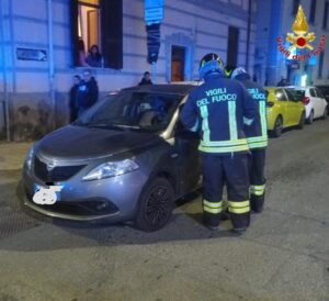 Civitavecchia – Incidente della notte, uomo resta intrappolato nelle lamiere