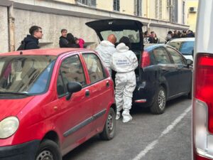 Tragedia a Civitavecchia: fiamme in un appartamento, una donna trovata senza vita (FOTO E VIDEO)