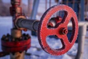 Iran, compagnie petrolifere in pressing su Trump: “Crisi rischia di aggravarsi”