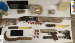 Viterbo – Blitz dei carabinieri nei boschi: a San Martino trovate pistole, droga e anche fucili semiautomatici