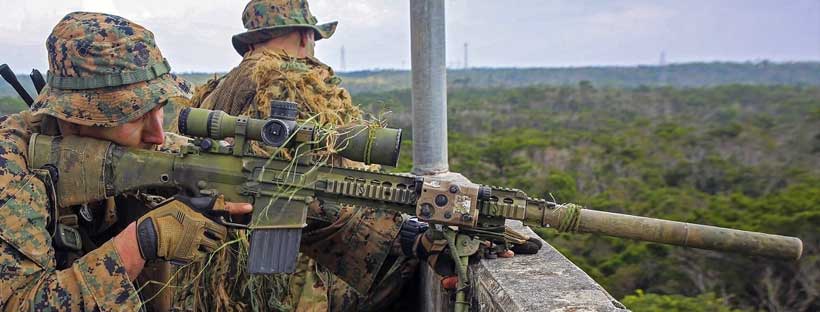 Punta a riavere indietro i 60000 euro prestati e picchia il suo creditore con arma da softair: per sfuggire alle percosse si butta dalla finestra e muore