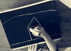 Pedopornografia, tutela minori e informazione: ecco perché non fare i nomi degli arrestati, cosa dice il codice deontologico